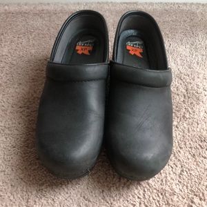 Dansko XP Black Oiled Leather Clogs SIZE 38